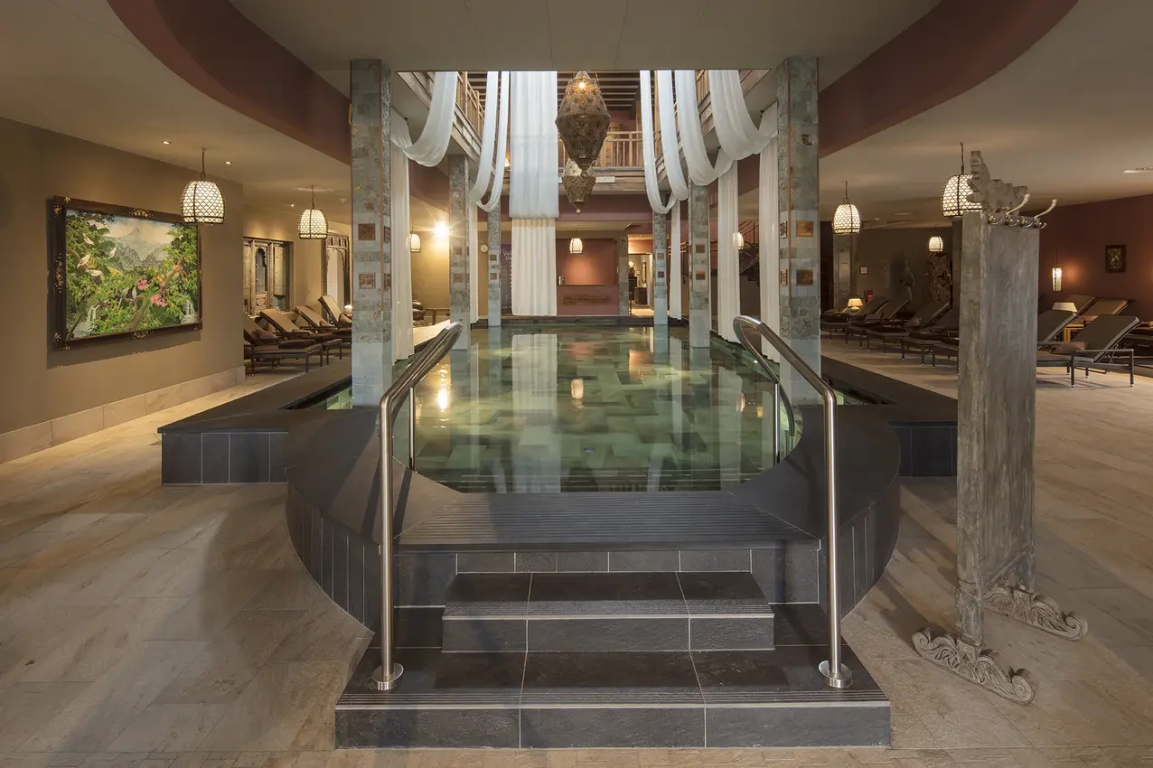 Wellnessbereich mit Innenpool