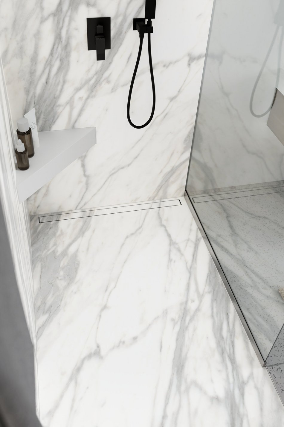 Duschbereich mit Designoberfläche und wandnaher Ablauf
