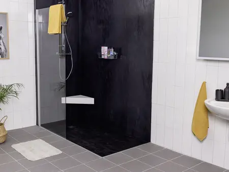 Modernes Bad mit bodengleicher Dusche – Nachher