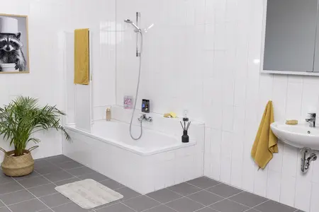 Badezimmer mit eingebauter Badewanne – Vorher Badezimmer mit Badewanne