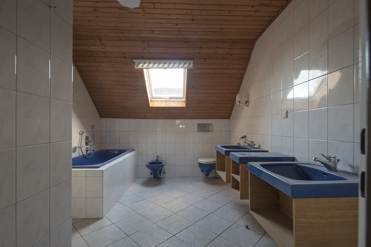 Badezimmer vor der Renovierung
