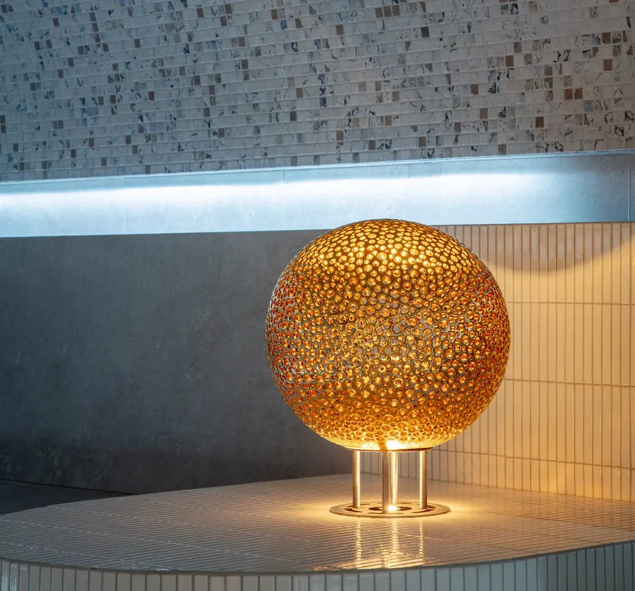 Element mit Integrierten Licht